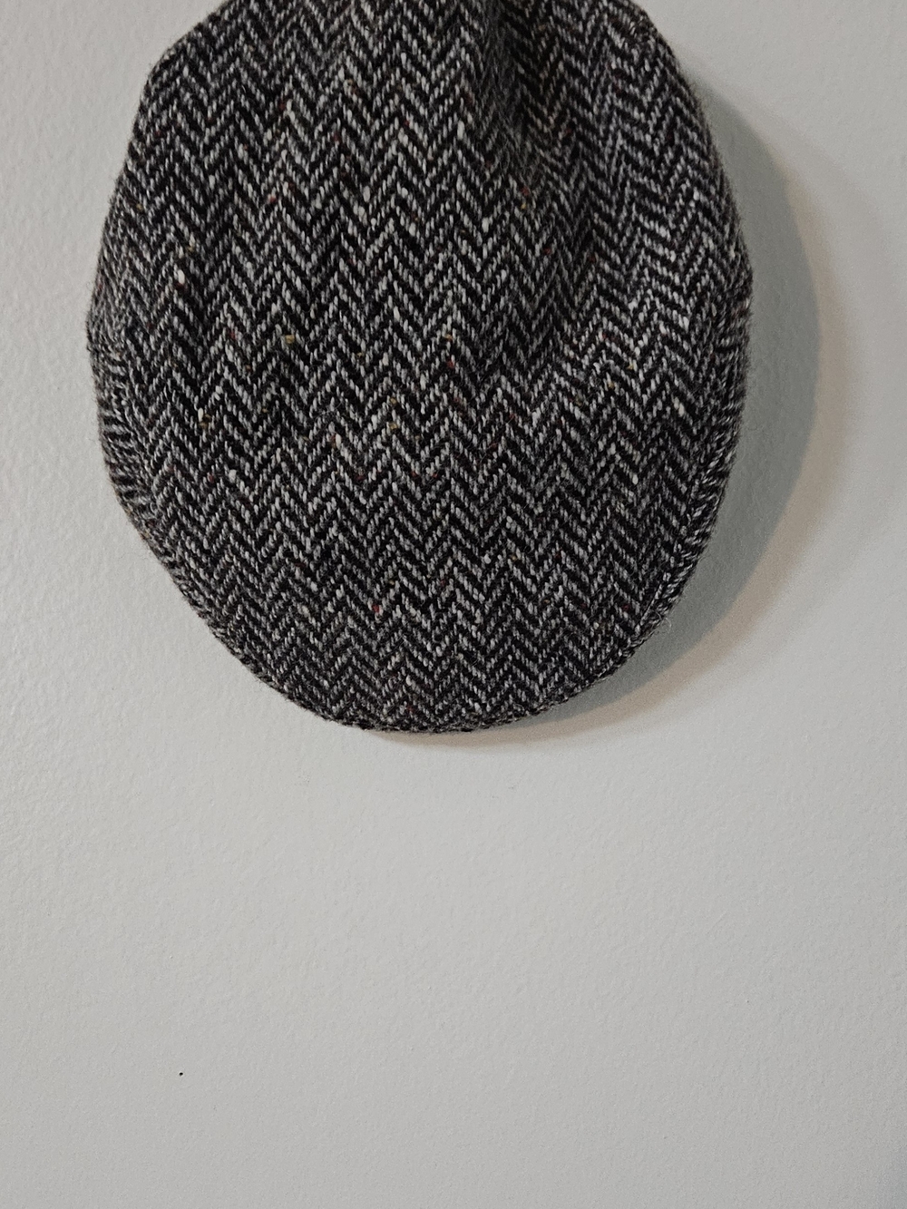 Classic Herringbone Flat Newsboy Wool Cap - Black & White